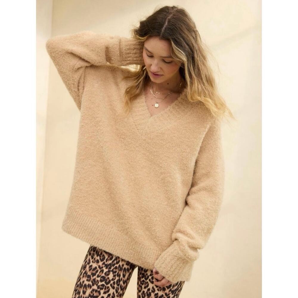 NEW Aerie Teddy Boucle V-Neck Sweater Oversized in Tan/Cream - Size M